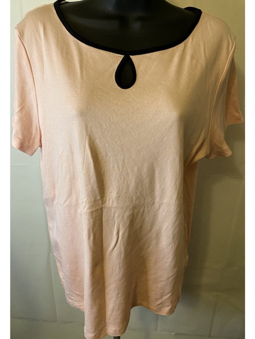 Karen Scott Top Blouse Pink Womens Size X-Large-Keyhole Short Sleeve Black Trim